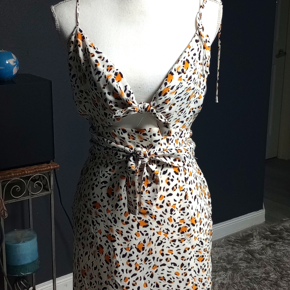 Black and Orange Sleeveless Mini Sundress with Tie Front